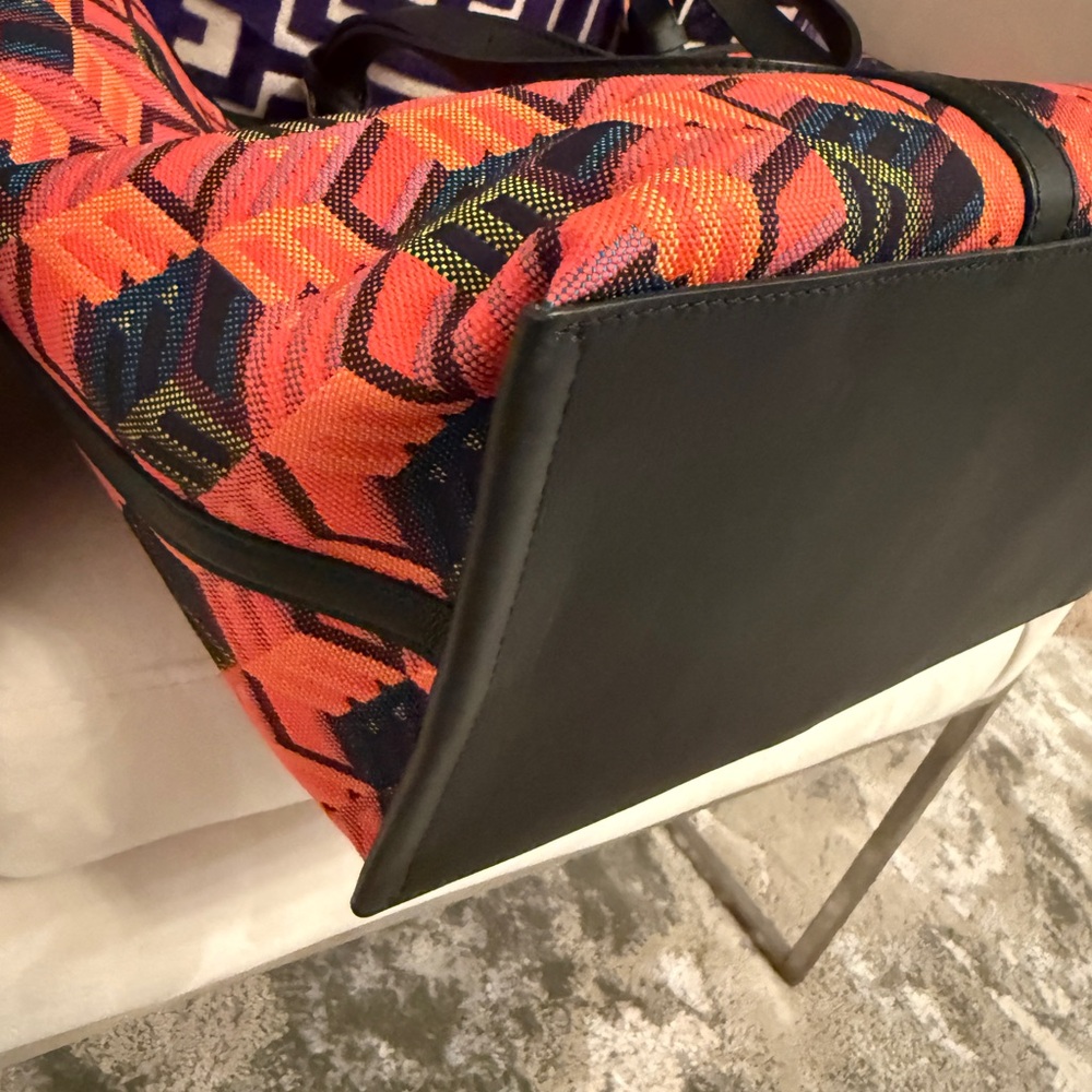 MCM Medium Cube Logo Shopper Tote - Picture 8 of 10